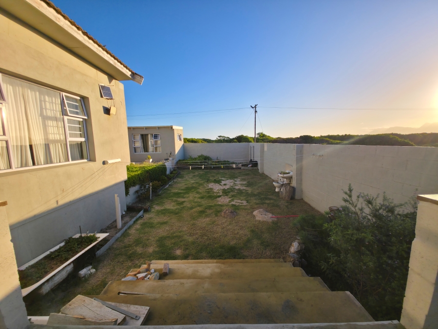 5 Bedroom Property for Sale in Hawston Western Cape